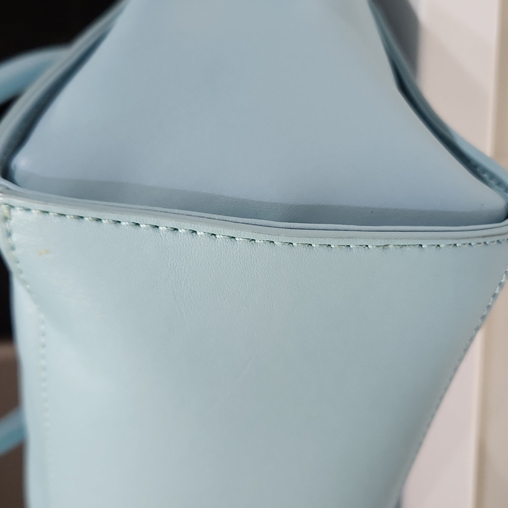 Kate Spade Beacon Court Satchel, Light Blue Bag. - Picture 7 of 12